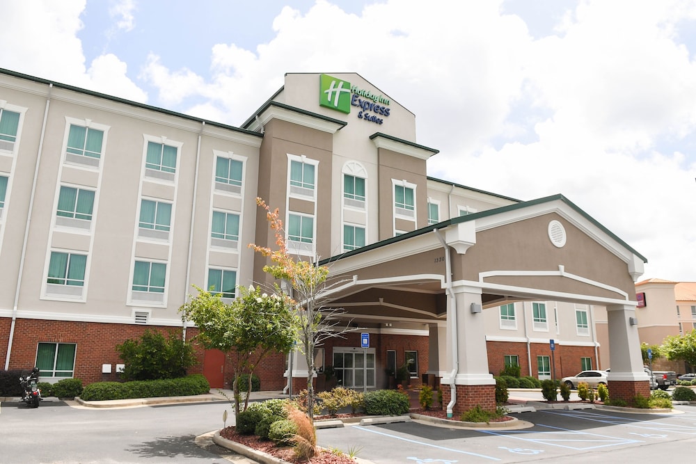 Holiday Inn Express & Suites Valdosta West Mall Area in Valdosta, United States
