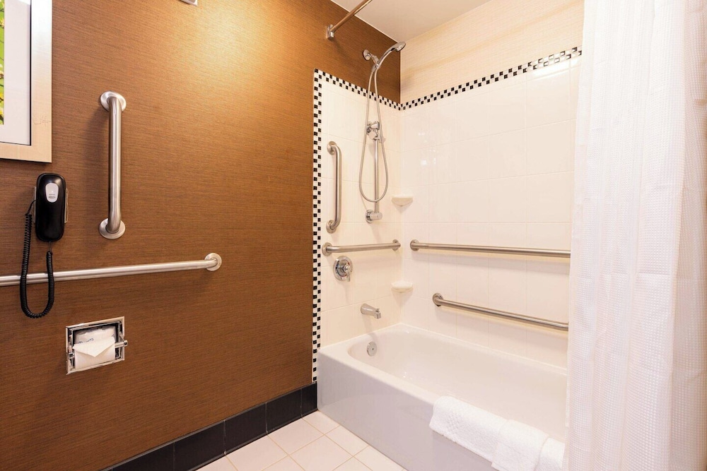 Fairfield Inn & Suites by Marriott Carlisle - photo 14