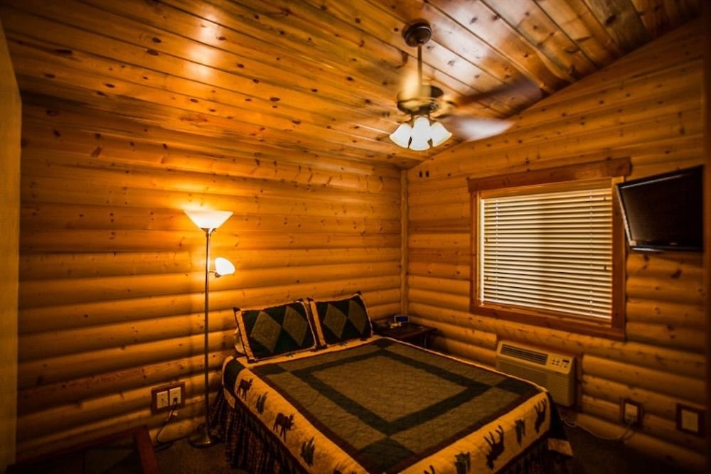 Bryce Country Cabins - photo 3