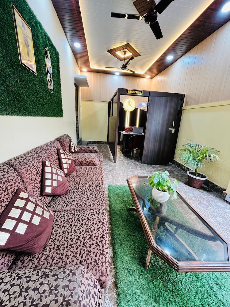 Rudraksh Inn - last minute hotel in Varanasi