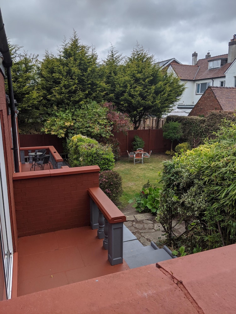 Balmoral Lodge Hotel in Southport, United Kingdom