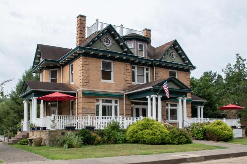 Elk River Hotel Cafe — Sutton