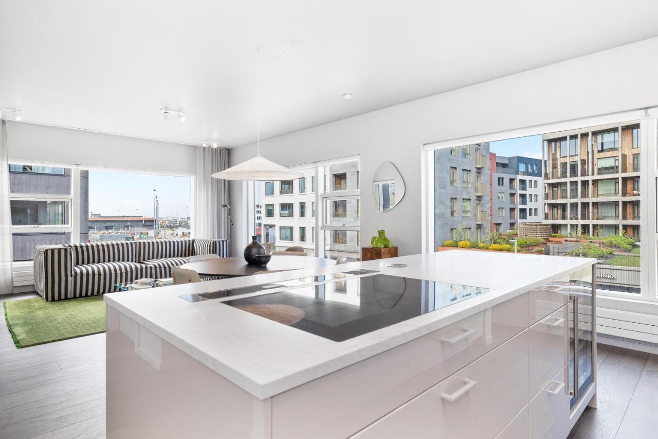 Harbour View 2BR & 2BA City Center with Free Parking — 4-Star Luxury Hotel in Reykjavik, Iceland