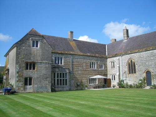 Higher Melcombe Manor - carbon neutral hotel in Ansty