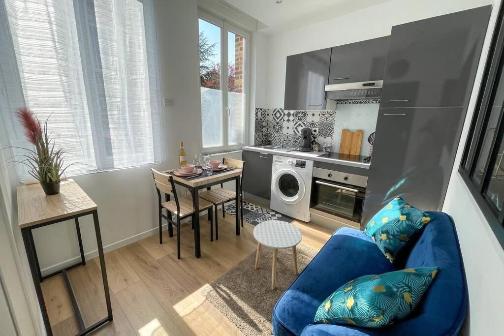 Studio Netflix Unique Amiens in Amiens, France