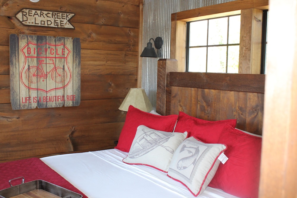 Bear Creek Lodge Cabin Resort - photo 8