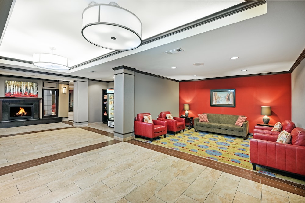 Holiday Inn Express & Suites Floresville by IHG - photo 39