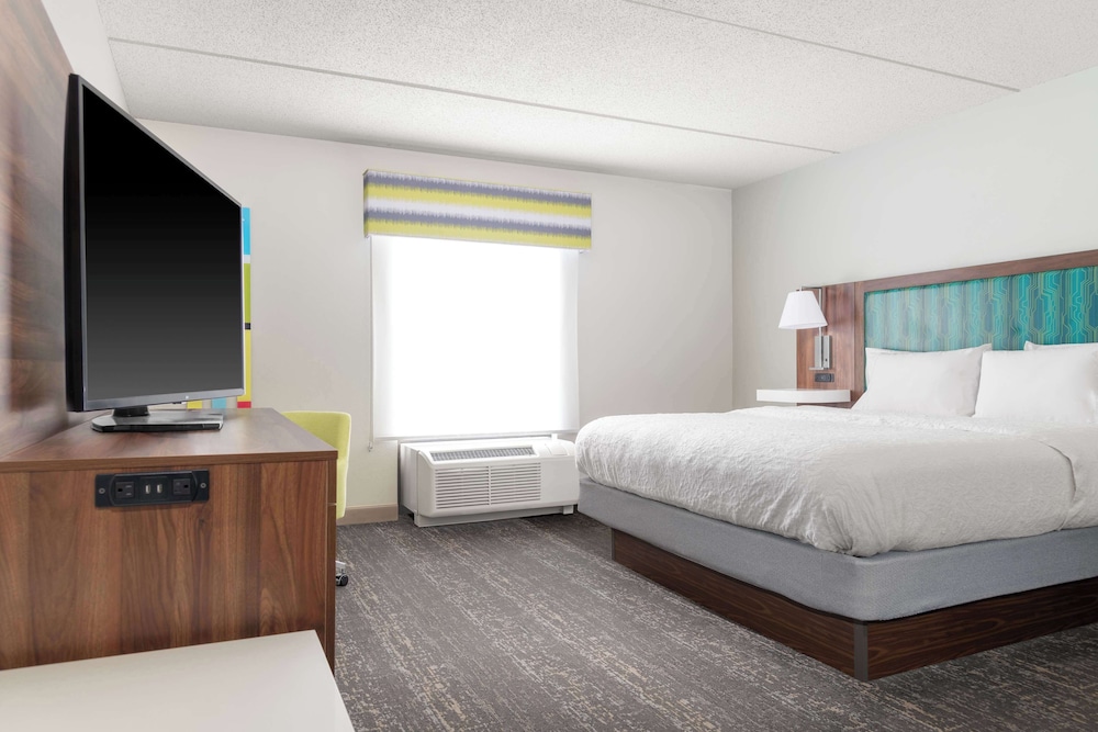 Hampton Inn & Suites Brookings - photo 13