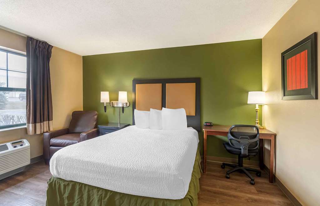 Extended Stay America Suites Chicago Woodfield Mall - photo 6