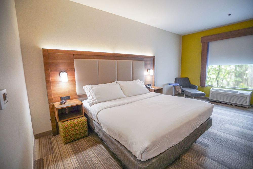 Holiday Inn Express & Suites Ontario - photo 18