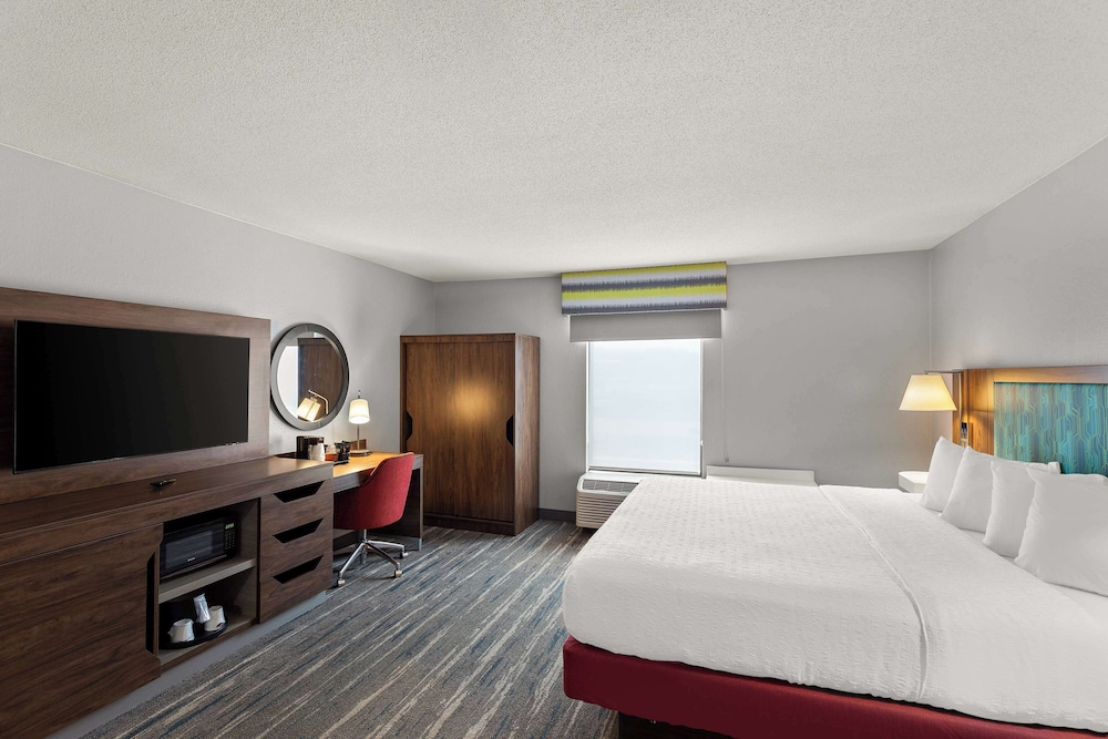Hampton Inn Bridgeport Clarksburg - photo 17