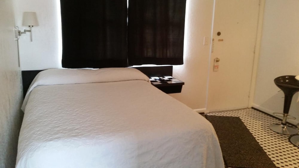 Rocket Motel - photo 15