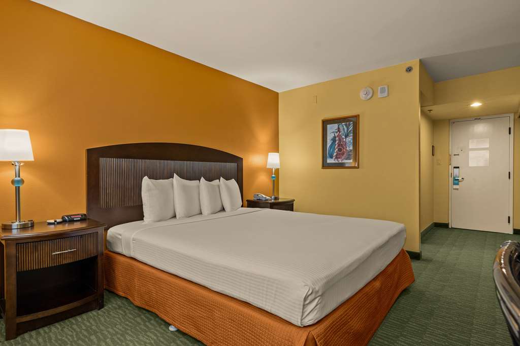 Airport Honolulu Hotel Trademark Collection by Wyndham - photo 36