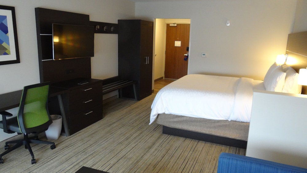 Holiday Inn Express & Suites Auburn Downtown by IHG - photo 14
