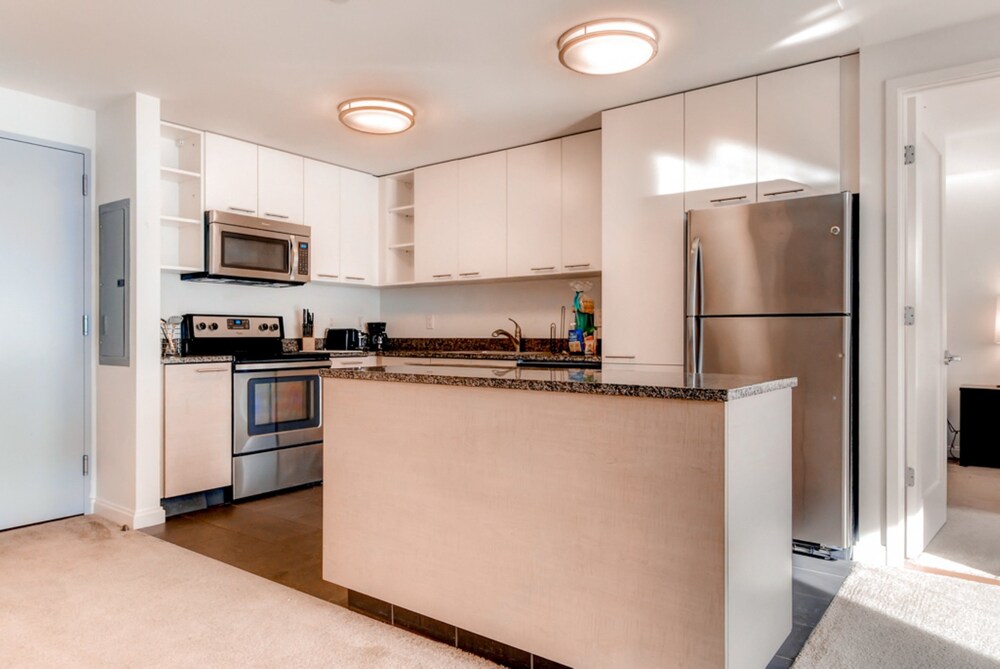Global Luxury Suites at Kendall Square - photo 11
