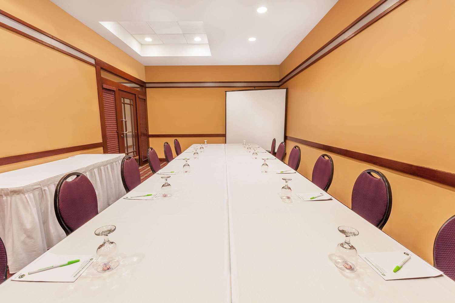 Wyndham Garden Sterling Heights - photo 26