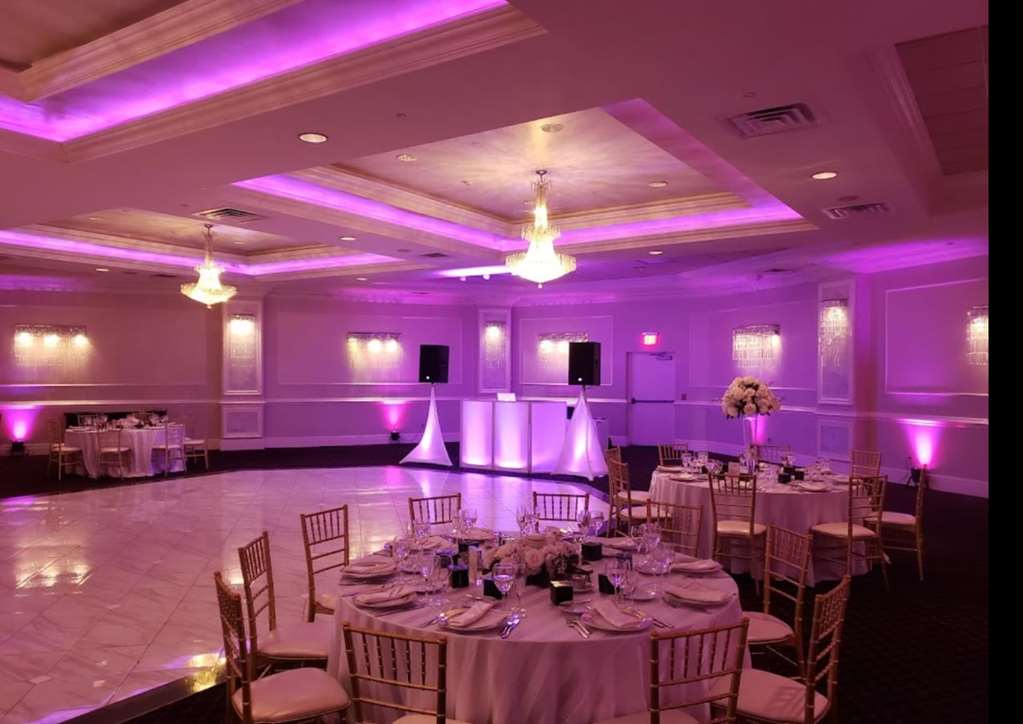 The Wilshire Grand Hotel - photo 10