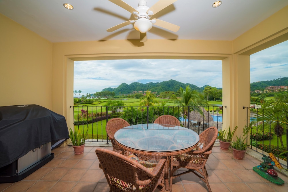 Del Mar 4G 3 bdr 2 Bath — 4-Star Luxury Hotel in Jaco, Costa Rica