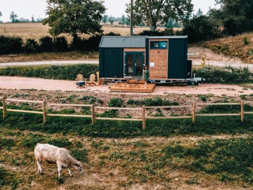 La Tiny Alchimiste by Tiny Away - carbon neutral hotel in Unknown City