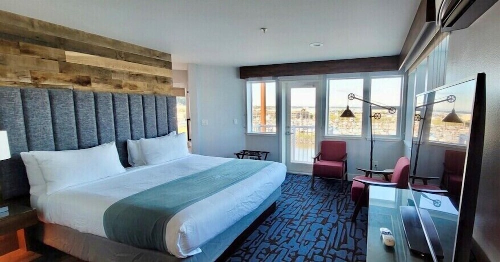 Cannery Pier Hotel & Spa - photo 25