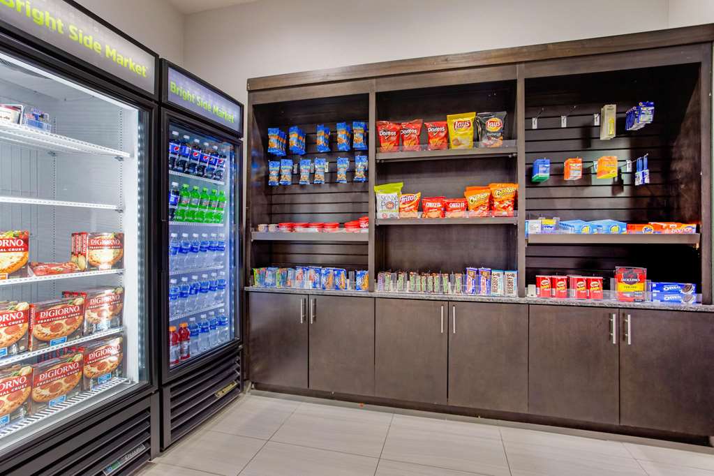 La Quinta Inn & Suites by Wyndham Northlake Fort Worth - photo 36