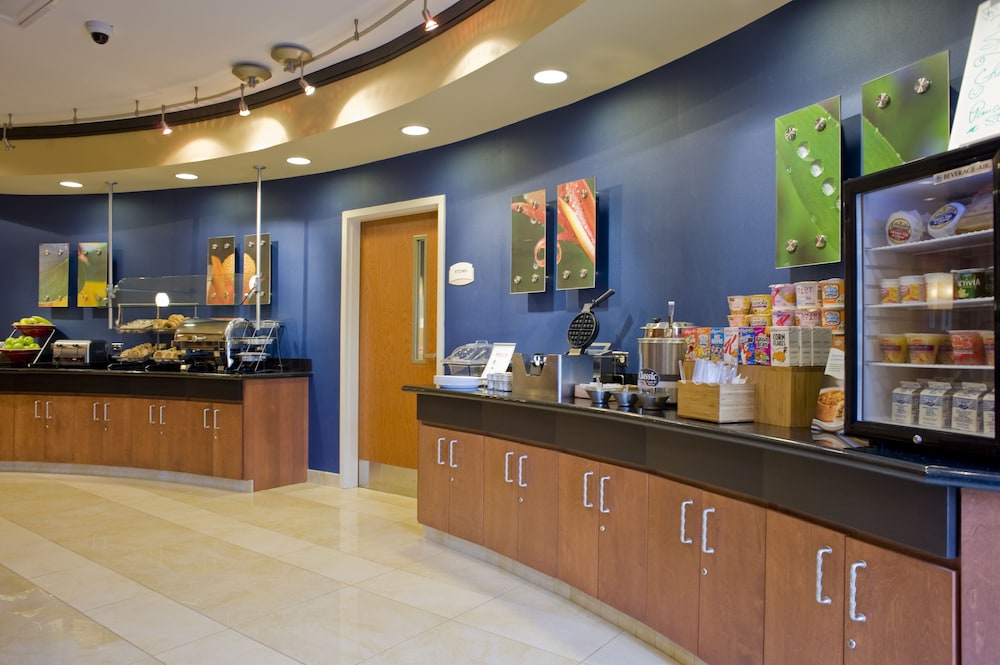 Fairfield Inn & Suites Columbus - photo 26