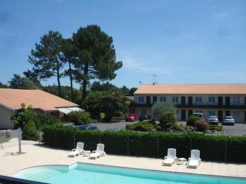 Hotel Restaurant Les Bruyeres — hotel in Saint-Medard-En-Jalles