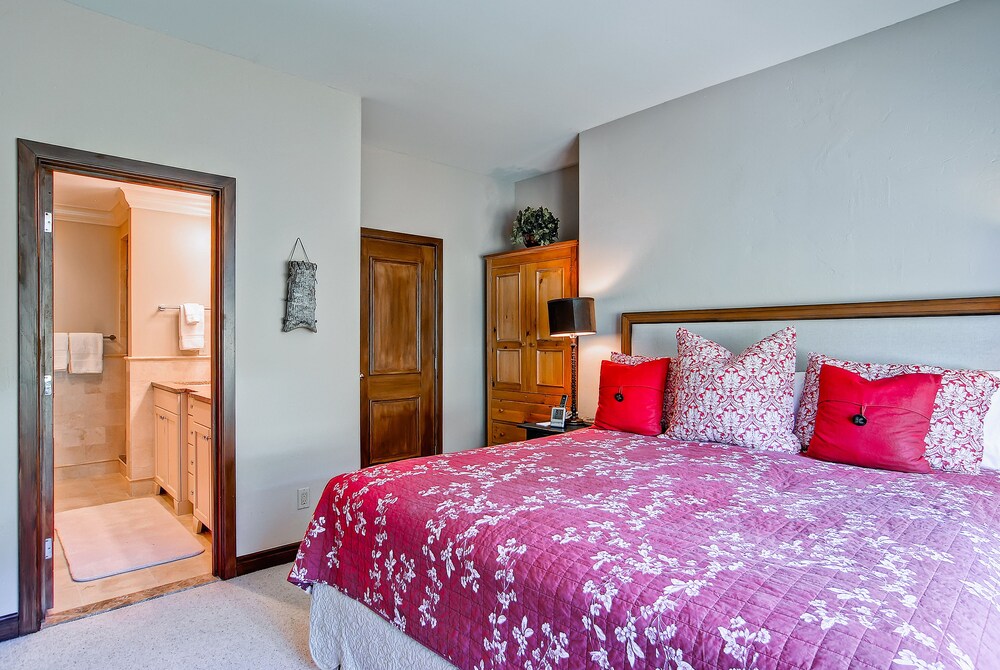 Highlands Slopeside by East West Hospitality - photo 24