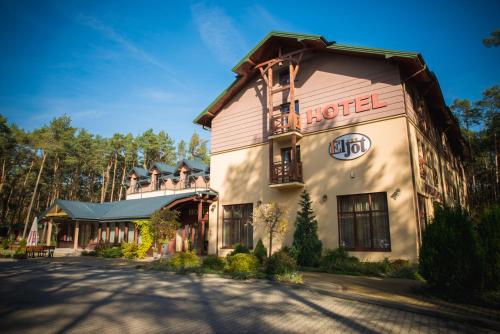 Hotel Eljot — hotel in Konskie