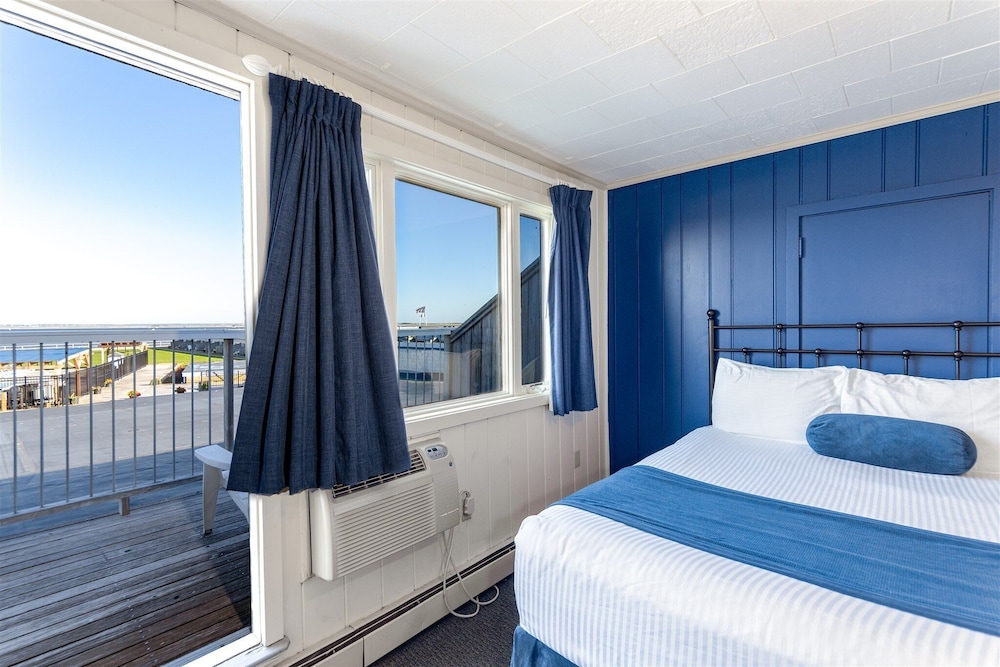 The Provincetown Inn - photo 7