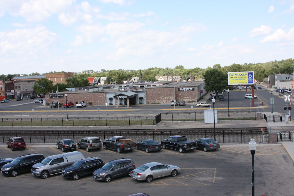 Gladstone Inn & Suites - photo 23