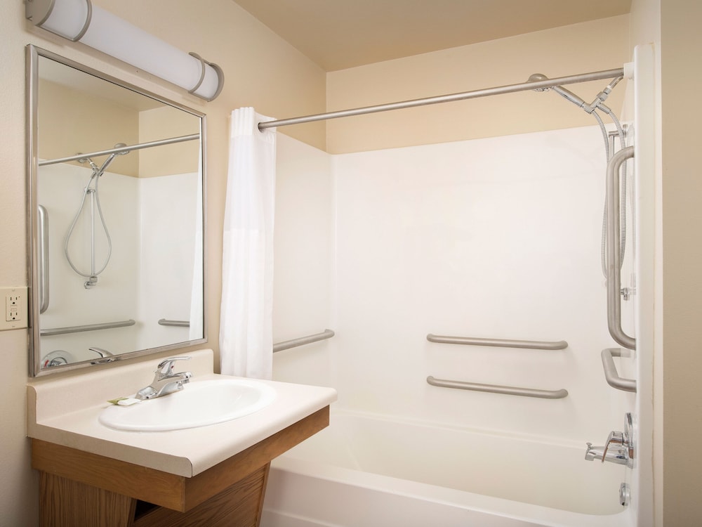 WoodSpring Suites Chicago Romeoville - photo 12