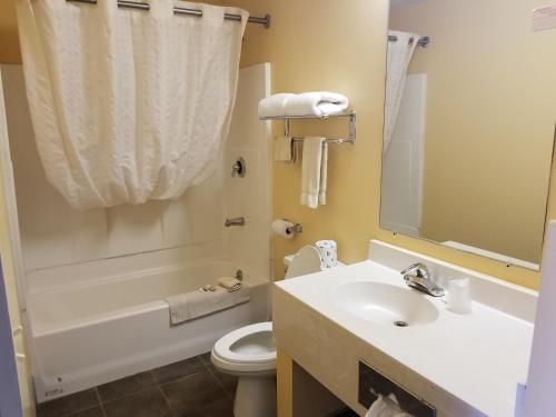 Perry O Inn & Suites - photo 27