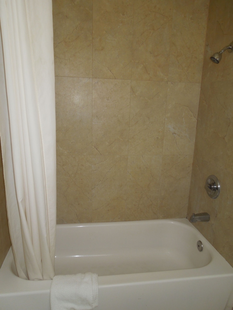 Castaway Motel - photo 20