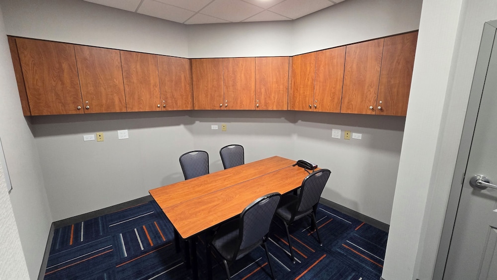 Hampton Inn & Suites Chicago Deer Park - photo 57