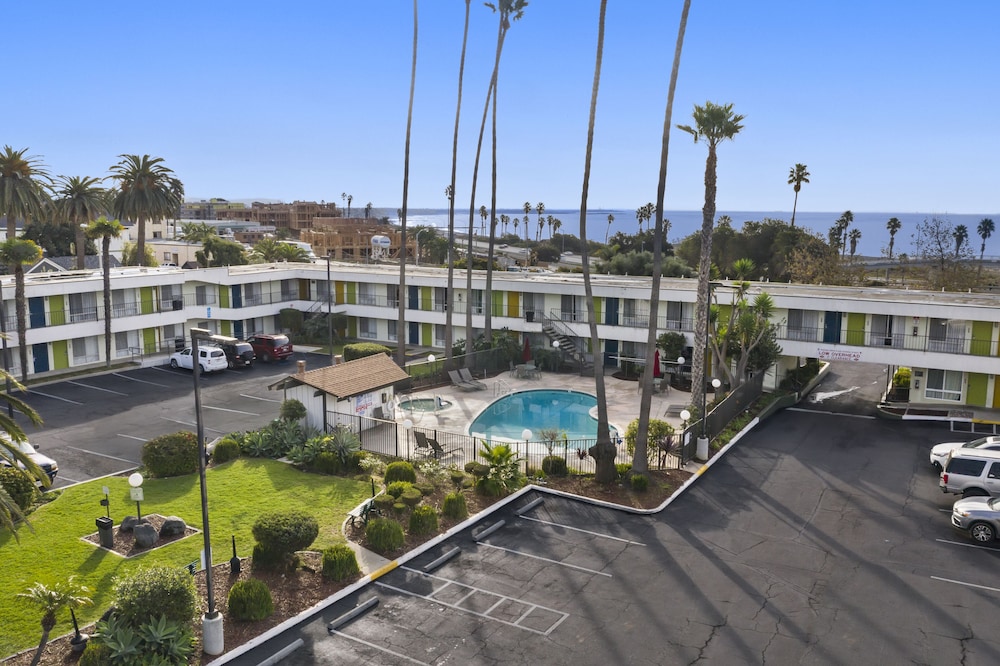 Vagabond Inn Ventura - photo 27