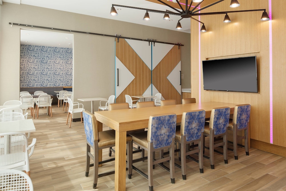 TownePlace Suites New Orleans Downtown Canal Street - photo 30