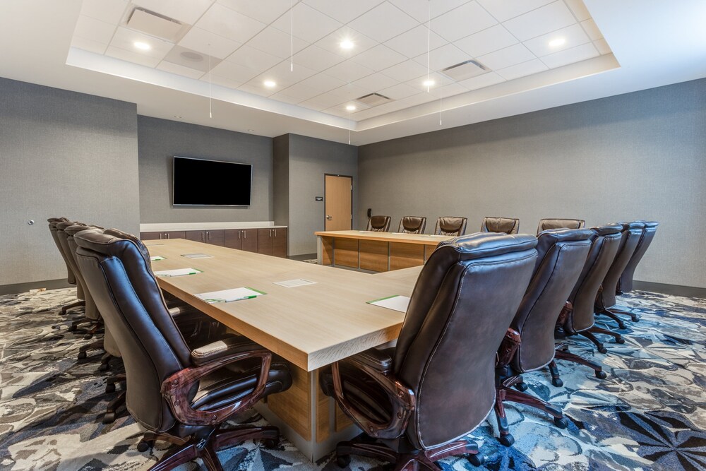 Holiday Inn & Suites Cedar Falls Waterloo Event Ctr by IHG - photo 38