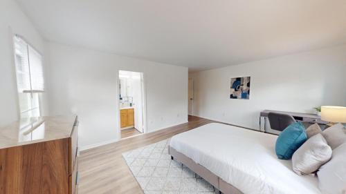 pb 824 Furnished 2br Pool Gym Parking pb — 4-Star Luxury Hotel in Newark, United States