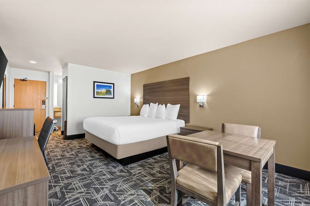 Best Western Plus Caldwell Inn & Suites - photo 39