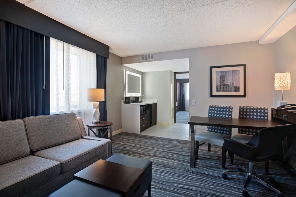 Embassy Suites Syracuse - photo 32