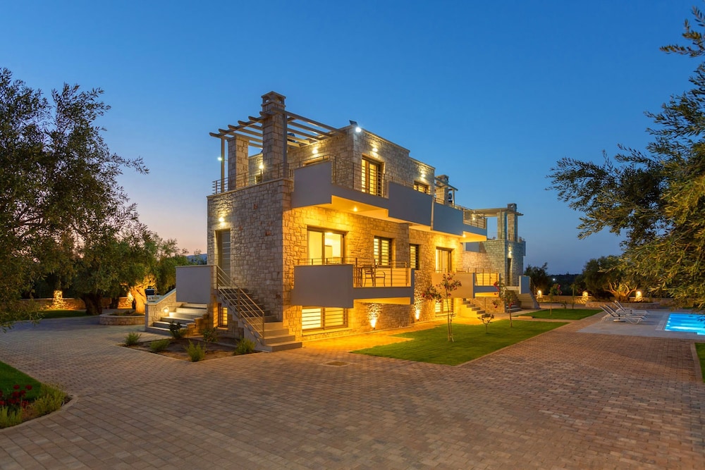 Azari Lifetime Memories — 4-Star Luxury Hotel in Astros, Greece