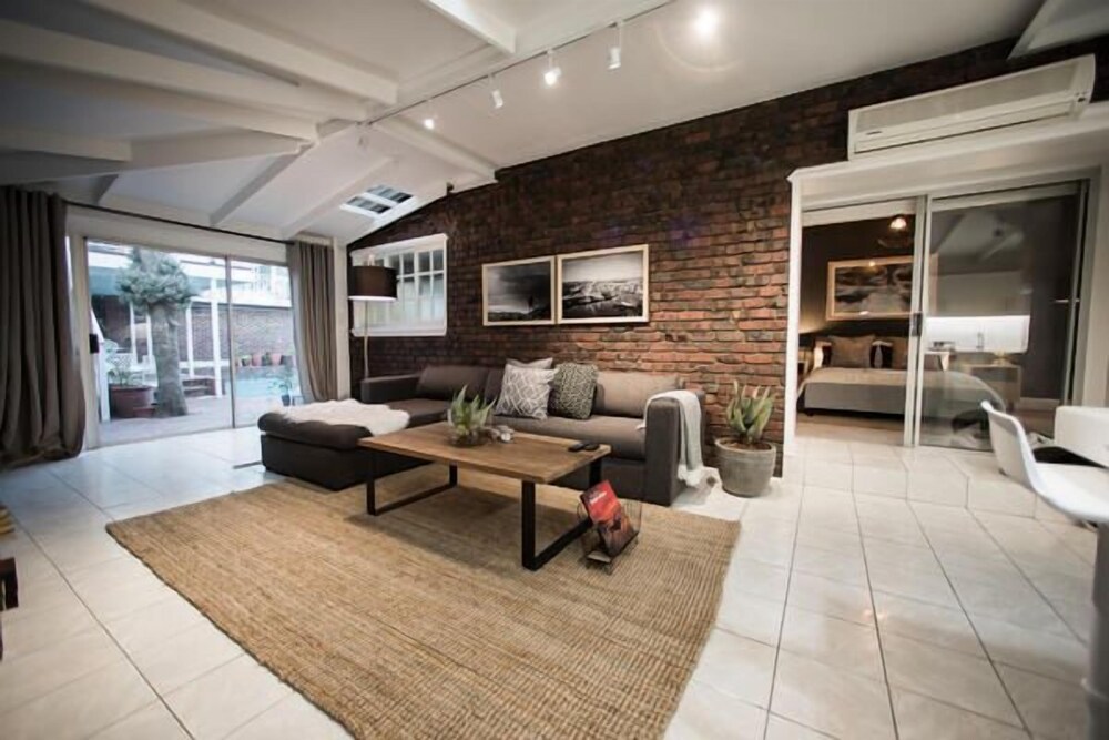Cape Town Views - last minute hotel in Cape Town