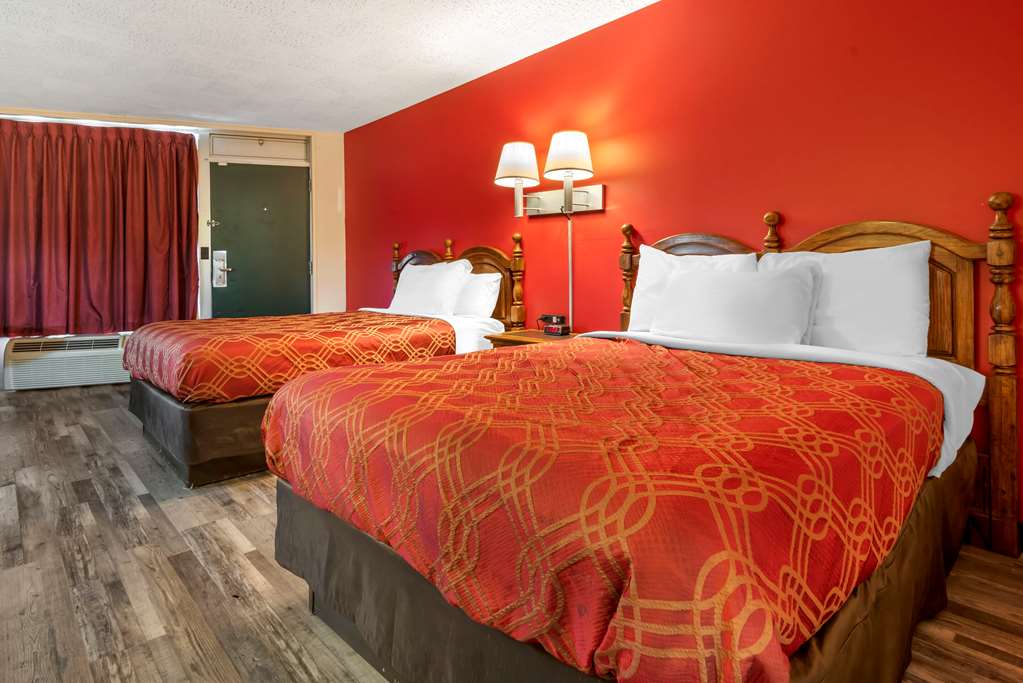 Econo Lodge Cortland Downtown - photo 23