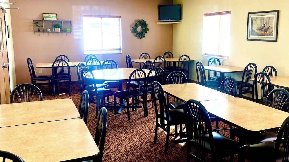 Park View Inn & Suites Hoisington - photo 51