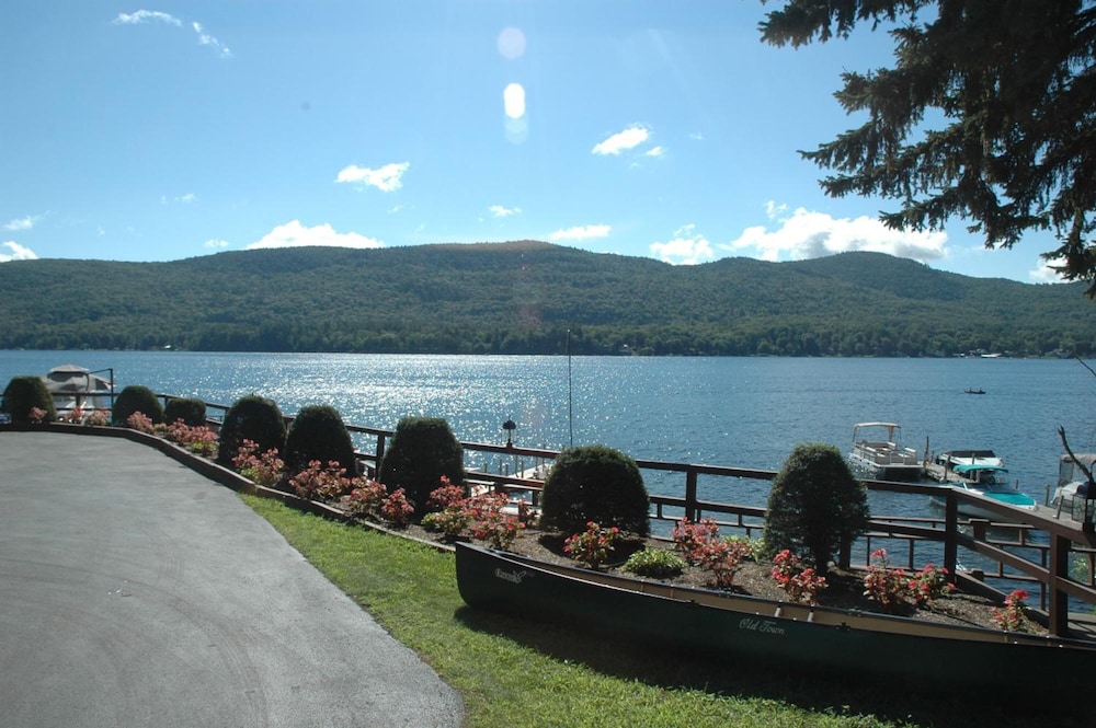 Park Lane Motel - carbon neutral hotel in Glens Falls