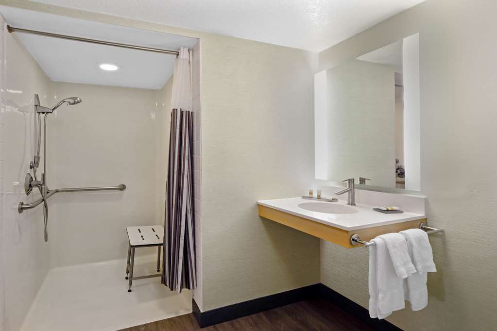 La Quinta Inn & Suites by Wyndham San Francisco Airport N - photo 16