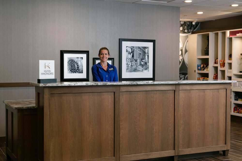 Hampton Inn & Suites Mason City - photo 4