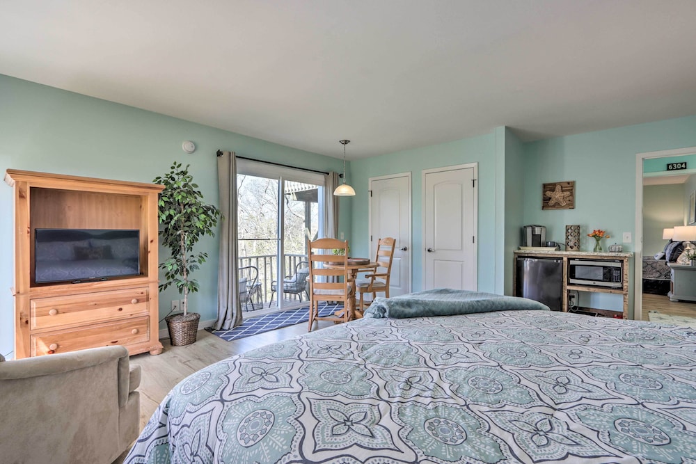 Peaceful Osage Beach Escape w Resort Perks - photo 6