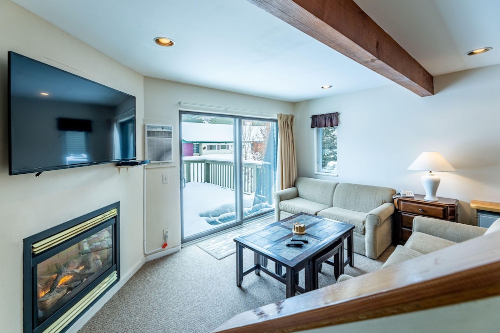 4BR Private Townhouse at Smugglers Notch Resort - featured photo